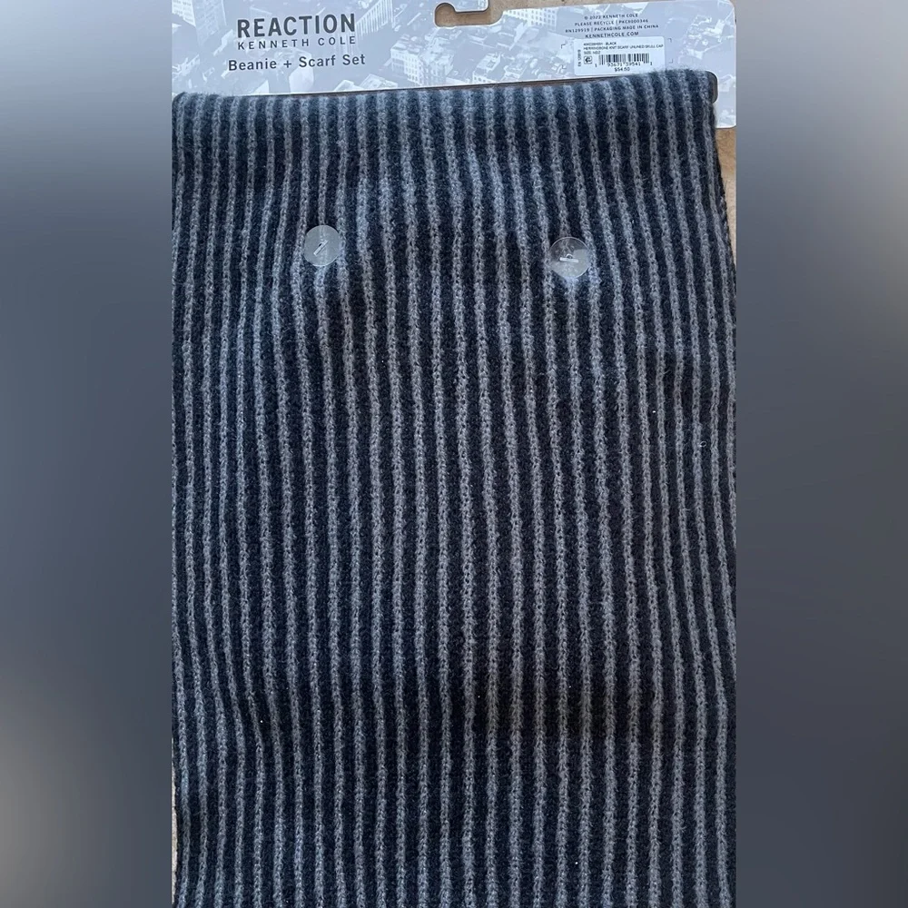 Kenneth Cole Reaction Men's Beanie and Scarf 2 pc Set Black / Gray NWT